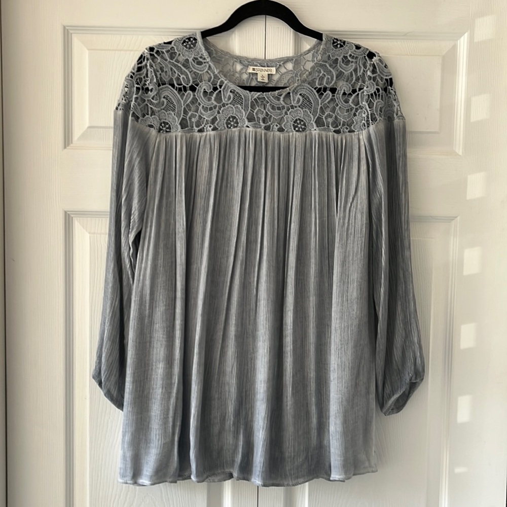 Spanner lace long sleeved top